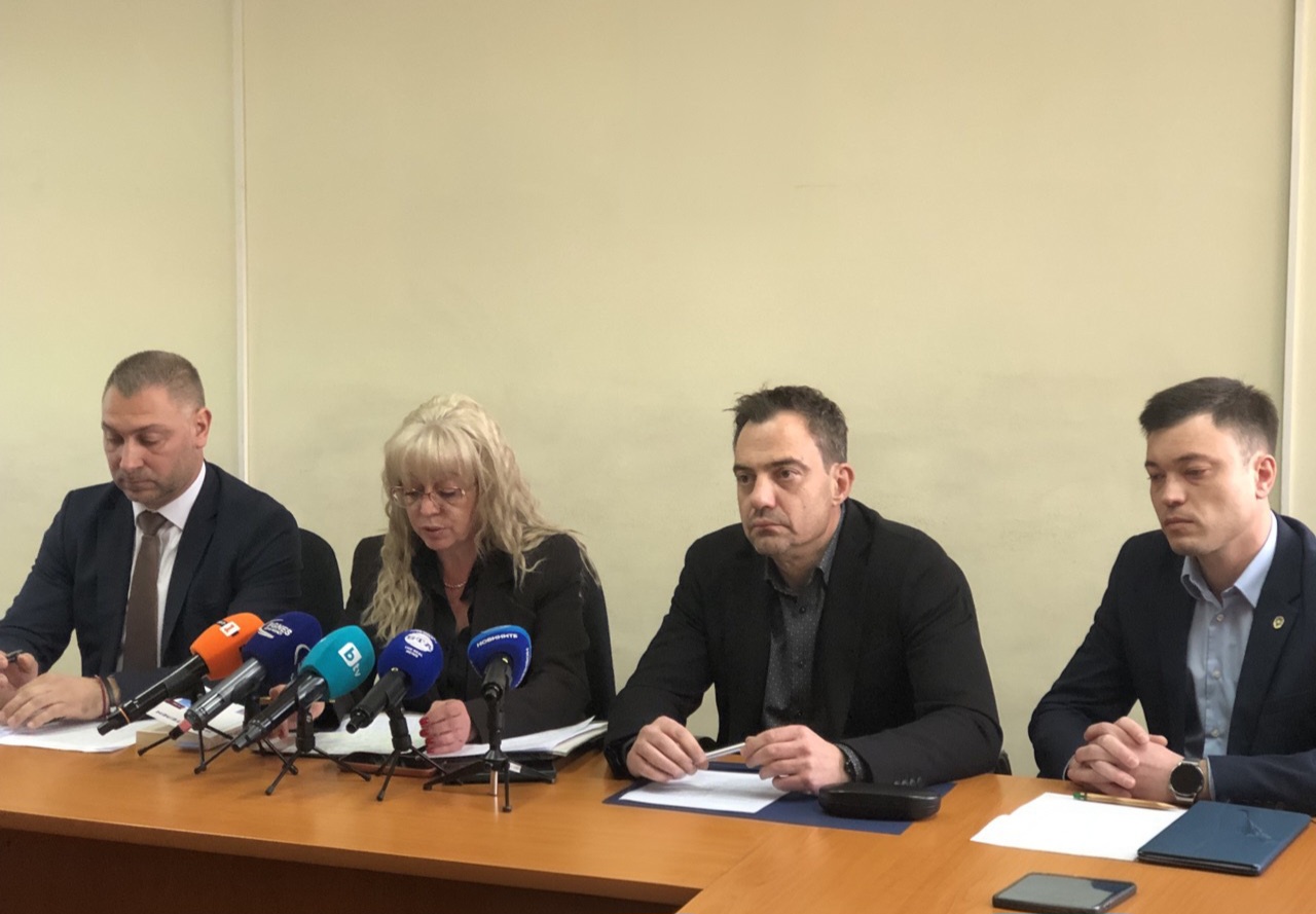 Пламен Павлов и участниците в брифинга